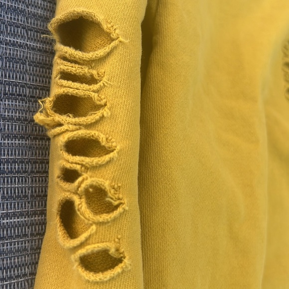 🎯NWT LF Los Angeles Distressed Sweatshirt Yellow Size Small - Picture 5 of 11